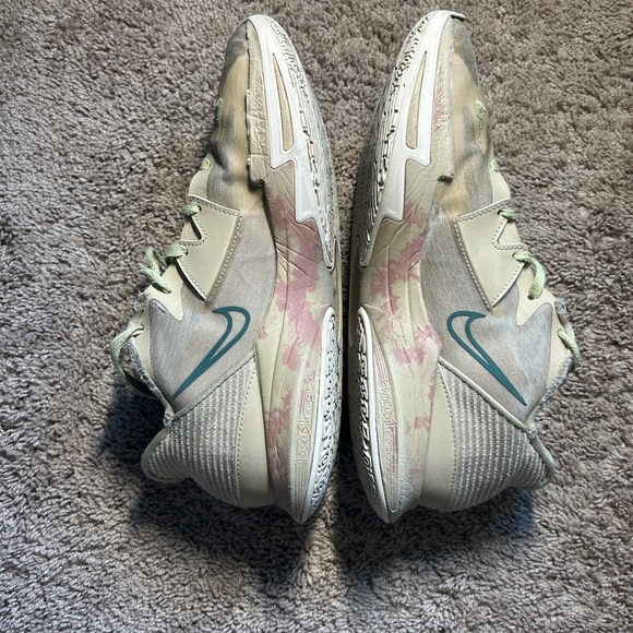 Great condition 
Used lightly 
Open to offers and questions!
Need to sell - Picture 2 of 3